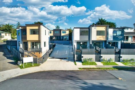 Photo of property in 11/13 Grove Lane, Pakuranga, Auckland, 2010