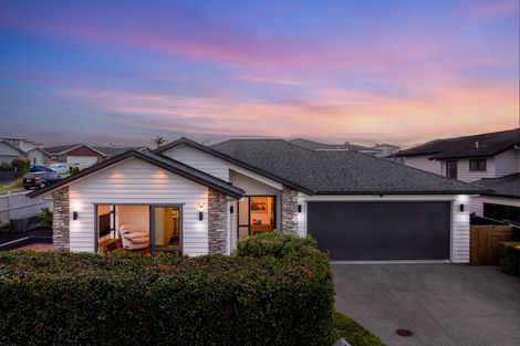 Photo of property in 2 Gemscott Crescent, Huapai, Kumeu, 0810