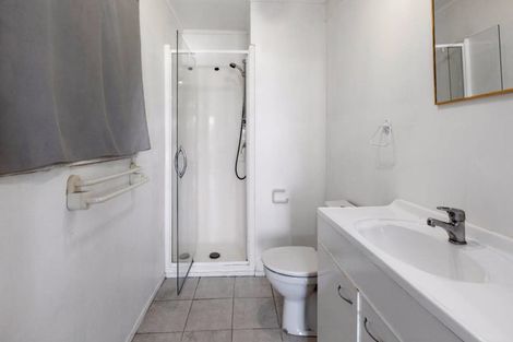 Photo of property in 35 Bayview Road, Browns Bay, Auckland, 0630