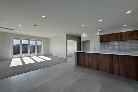 Photo of property in 10 George Yee Place, Taradale, 4112