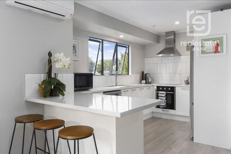 Photo of property in 17 Longview Rise, Massey, Auckland, 0614