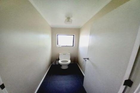 Photo of property in 2/65 Golf Road, New Lynn, Auckland, 0600