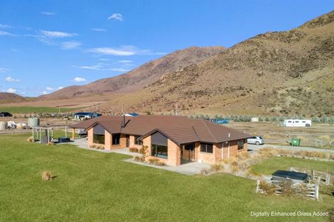 Photo of property in 10 Hardacre Place, Omarama, 9412