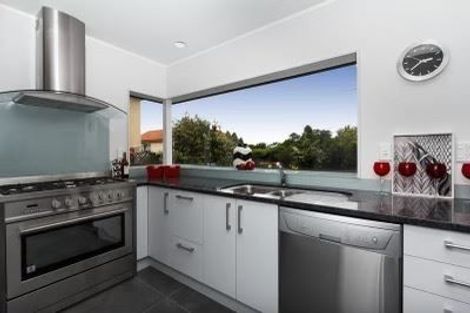 Photo of property in 6 Glucina Avenue, West Harbour, Auckland, 0618