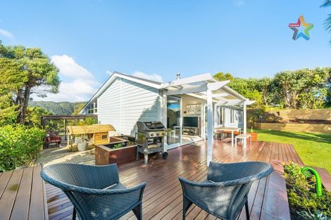 Photo of property in 51 Howard Road, Point Howard, Lower Hutt, 5013