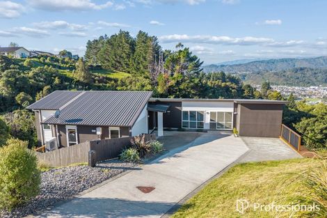 Photo of property in 17 Lindis Lane, Kelson, Lower Hutt, 5010