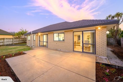 Photo of property in 3 Naul Place, East Tamaki Heights, Auckland, 2016