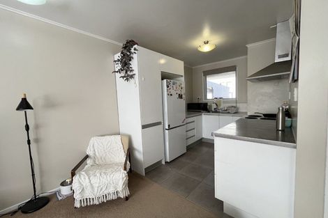 Photo of property in 2/10 Mayville Avenue, New Lynn, Auckland, 0600