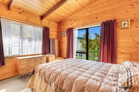 Photo of property in 17 Huia Street, Waikawa, Picton, 7220