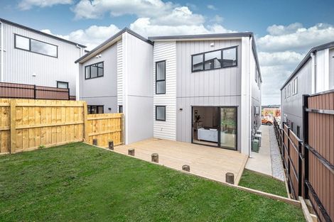 Photo of property in 3a Frontier Lane, Flat Bush, Auckland, 2019