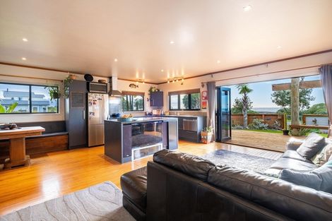 Photo of property in 98 Beach Road, Haumoana, 4102