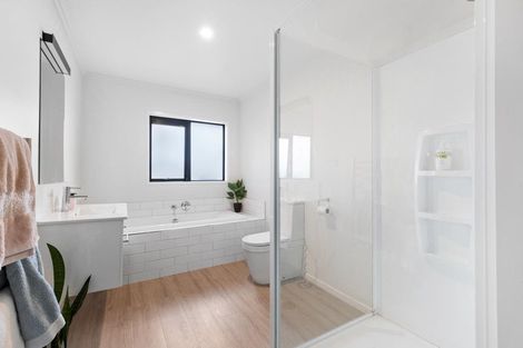 Photo of property in 12 Shepherd Road, Jacks Point, Queenstown, 9371