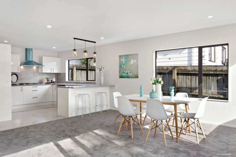 Photo of property in 18b Riverpark Crescent, Henderson, Auckland, 0610