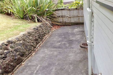 Photo of property in 19 Halberg Street, Glenfield, Auckland, 0629