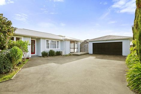 Photo of property in 3 Findlay Street, Tawa, Wellington, 5028