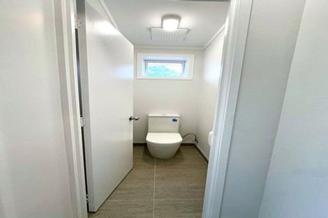 Photo of property in 1a Kiwi Esplanade, Mangere Bridge, Auckland, 2022