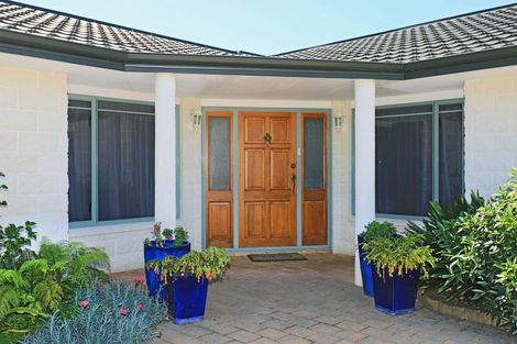 Photo of property in 28 Kensington Drive, Taradale, Napier, 4112