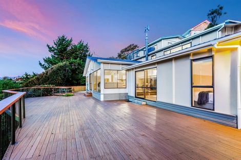 Photo of property in 16 Leeward Drive, Whitby, Porirua, 5024