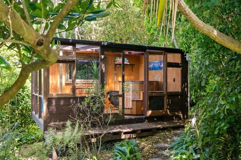 Photo of property in 7 Doris Gordon Crescent, Crofton Downs, Wellington, 6035