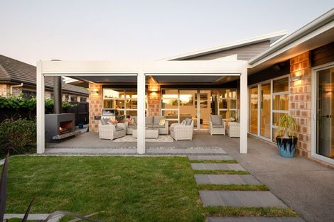 Photo of property in 140 Saint James Drive, Huntington, Hamilton, 3210