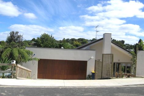 Photo of property in 2/14 Seaton Road, Murrays Bay, Auckland, 0630