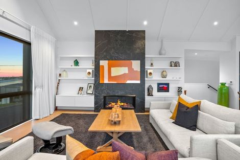 Photo of property in 10 Vaughan Crescent, Murrays Bay, Auckland, 0630