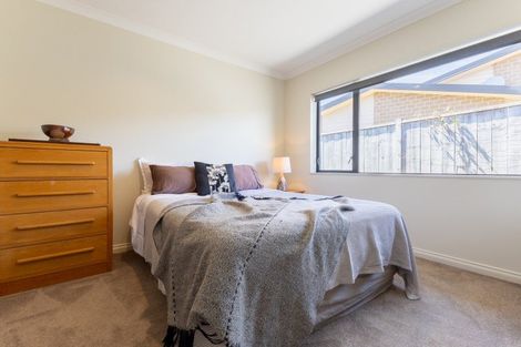 Photo of property in 4 Pateke Way, Paraparaumu Beach, Paraparaumu, 5032