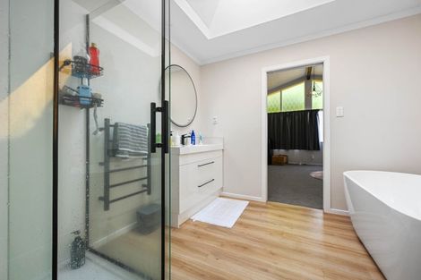 Photo of property in 8 Lorraine Place, Glenview, Hamilton, 3206