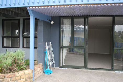Photo of property in 5 Beaudine Avenue, Glenfield, Auckland, 0629