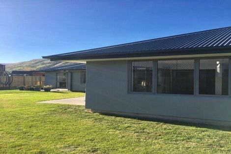 Photo of property in 16 Cone Peak Close, Lake Hayes, Queenstown, 9304