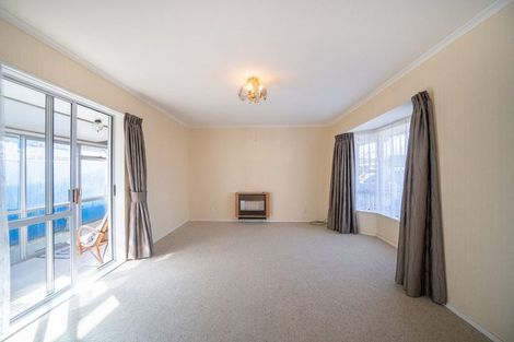 Photo of property in 8 Edgecombe Court, Roslyn, Palmerston North, 4414