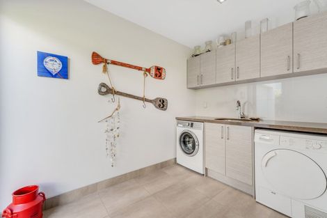 Photo of property in 8a The Parade, Bucklands Beach, Auckland, 2012