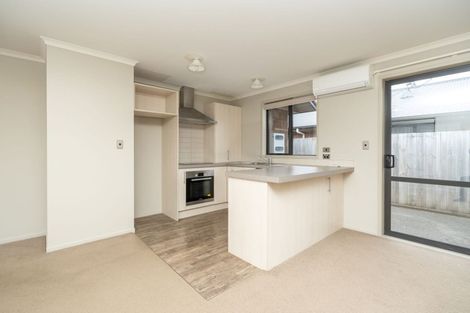 Photo of property in 108u8 Old Farm Road, Hamilton East, Hamilton, 3216