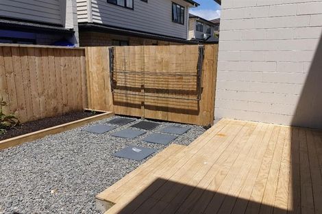 Photo of property in 16 Millcroft Lane, Ranui, Auckland, 0612
