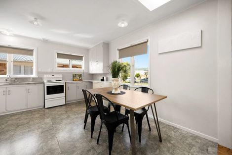 Photo of property in 15 Sheridan Street, Silverdale, Hamilton, 3216