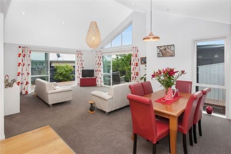 Photo of property in 139 Edgeware Road, St Albans, Christchurch, 8014