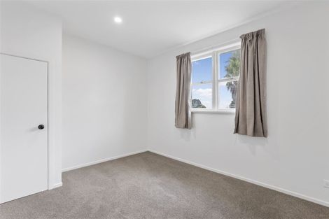 Photo of property in 70b Colwill Road, Massey, Auckland, 0614