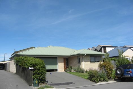 Photo of property in 51 Parade Court, Addington, Christchurch, 8024