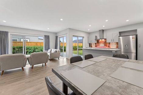 Photo of property in 3 Magnolia Lane, Kelvin Grove, Palmerston North, 4414