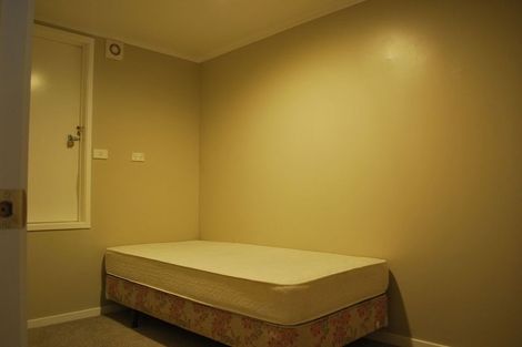 Photo of property in 5 Beaudine Avenue, Glenfield, Auckland, 0629