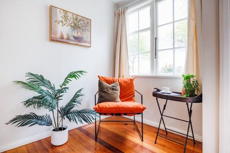 Photo of property in 654 Featherston Street, Roslyn, Palmerston North, 4414