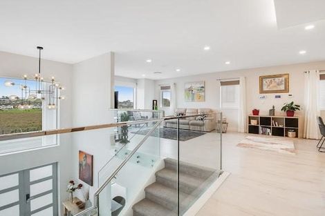 Photo of property in 140 Arran Point Parade, Orewa, 0931