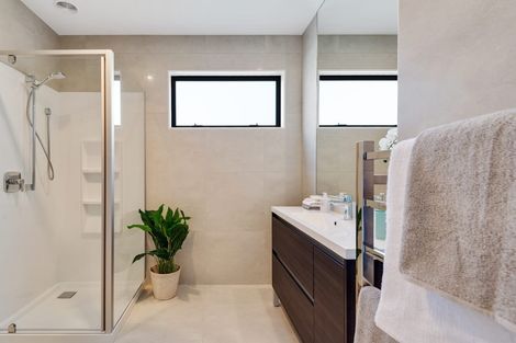 Photo of property in 28 Owen Chapman Drive, Red Beach, 0932