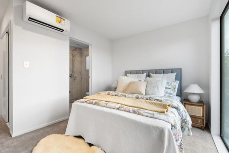 Photo of property in 5/1090 Beach Road, Torbay, Auckland, 0630