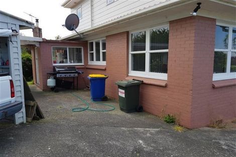 Photo of property in 10 Mcclintock Road, Massey, Auckland, 0614