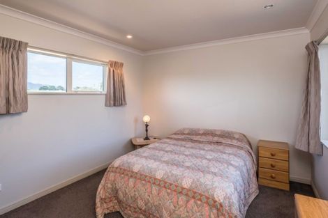Photo of property in 6 Mahana Road, Paraparaumu Beach, Paraparaumu, 5032