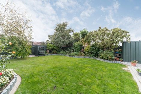 Photo of property in 98 John F Kennedy Drive, Milson, Palmerston North, 4414