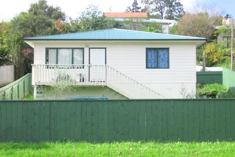Photo of property in 6 Millbrook Road, Henderson, Auckland, 0612