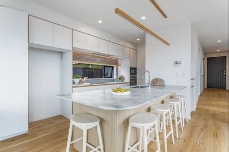 Photo of property in 5 Makumaku Place, Long Bay, 0630