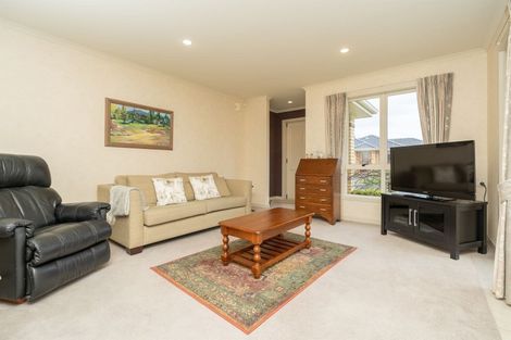 Photo of property in 39 Sovereign Isle Lane, Rototuna, Hamilton, 3210